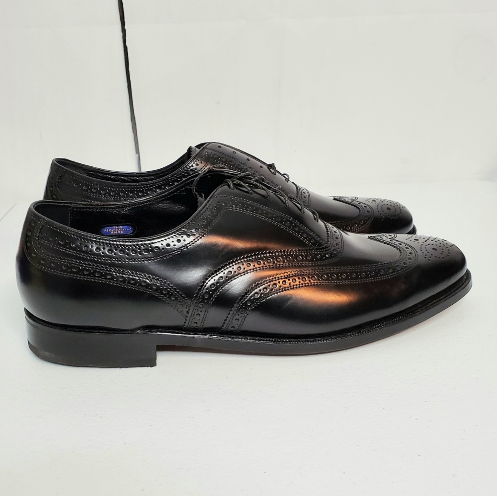 *SOLD* Florsheim Lexington Leather Wingtip Oxfords - Picture 4 of 10